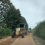 🚜 Prefeitura de Teixeirópolis intensifica recuperação de estradas rurais e reforça apoio ao homem do campo